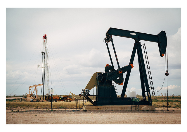 Oil Drops Below $28 a Barrel as Iran’s Sanction Lifted